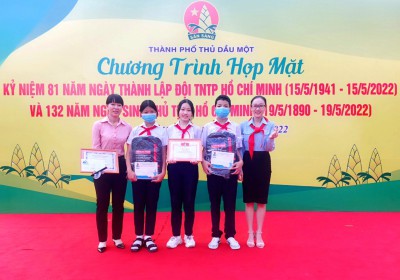 Tham gia chương trình họp mặt kỷ niệm 81 năm Ngày thành lập Đội TNTP Hồ Chí Minh (15/5/1941 - 15/5/2022) và 132 năm Ngày sinh của Chủ tịch Hồ Chí Minh (19/5/1890 - 19/5/2022)