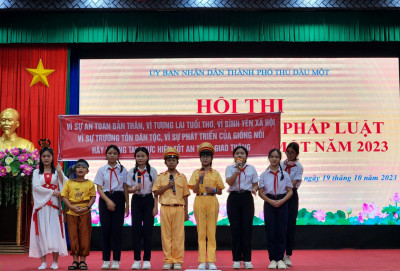 Đạt giải khuyến khích toàn đoàn hội thi "Học sinh tìm hiểu pháp luật" trên địa bàn TP Thủ Dầu Một năm 2023