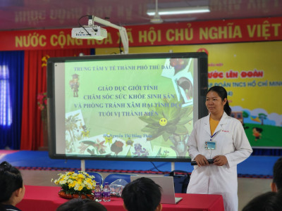 Sinh hoạt giáo dục giới tính, chăm sóc sức khỏe sinh sản và phòng chống xâm hại tình dục tuổi vị thành niên - Trường THCS Nguyễn Văn Cừ năm học 2023-2024